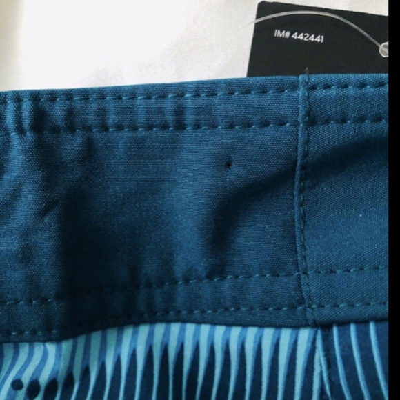 NWT Nike Swim Trunks - Size 38 - Picture 3 of 3